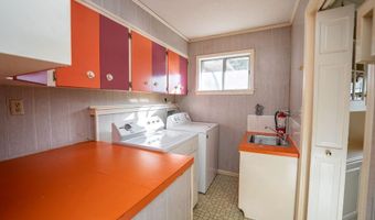 19 Skyline Dr, Adrian, MO 64720