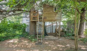 539 Brisbin St, Anoka, MN 55303
