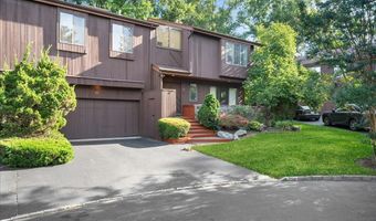 10 Morley Ct, Albertson, NY 11507