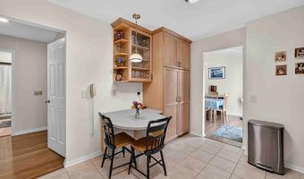19 Sugar Maple Trl, Madison, WI 53717