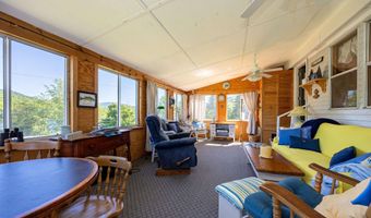 81 Shoreline Dr, Barnet, VT 05821