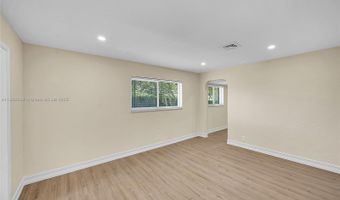 524 Muirfield Dr, Atlantis, FL 33462