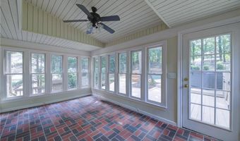 835 Lakeshore Dr NW, Berkeley Lake, GA 30096