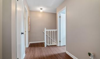 3 Oaks Ct, Albany, NY 12203