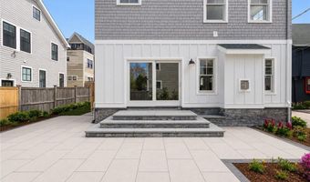 6 Sharon Ct, Newport, RI 02840