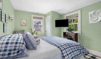 41 Hunter Ave, Newport, RI 02840