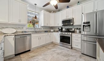 22 Hannah Lee Rd, Barnegat, NJ 08005