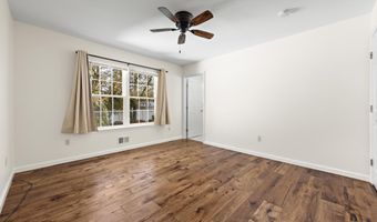 501 Spray Ave, Beachwood, NJ 08722