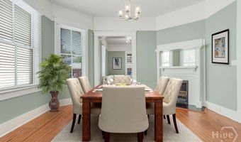 17 E 33rd St, Savannah, GA 31401