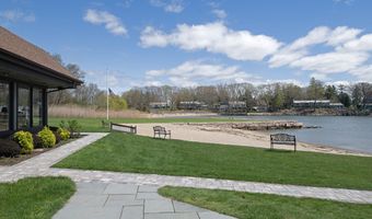 21 Harbour Vlg C, Branford, CT 06405