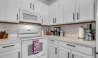 7216 SW MANOR Way F, Beaverton, OR 97078