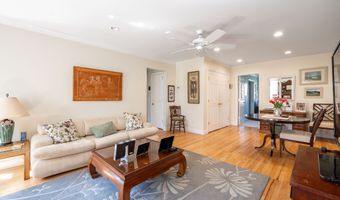 2 Greenview Rd, Brookfield, CT 06804