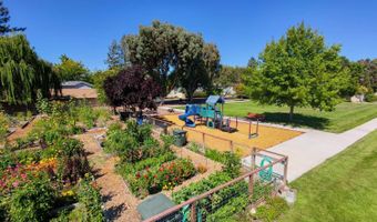 2737 Lakeview Dr, Santa Rosa, CA 95405