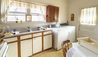 141 Burleson Dr, Bakersville, NC 28705