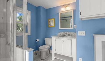58 Second St, Newport, RI 02840