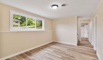 21 Moonlight Dr, Barre, VT 05641