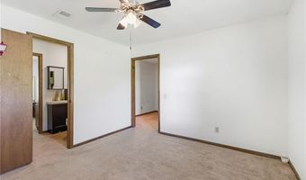 4 Skyline Dr, Adrian, MO 64720
