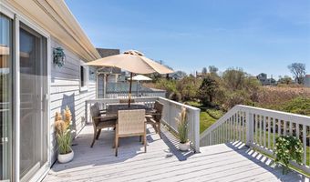 124 Houston Ave, Narragansett, RI 02882