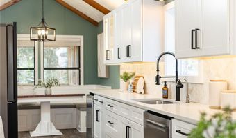 806 Moonlit Ln NW, Acworth, GA 30102