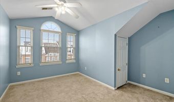 5317 CHIEFTAIN Cir, Alexandria, VA 22312