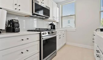 161 BROADWAY 2R, Bayonne, NJ 07002