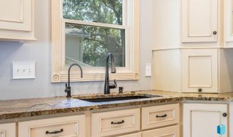 107 E Willow St, Beresford, SD 57004