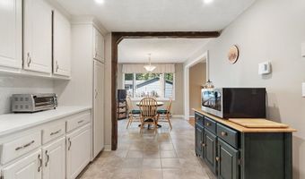 8 Brookdale Cir, Billerica, MA 01821