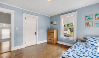 31 Wiley St, Bangor, ME 04401