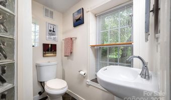 5 Arbutus Rd, Asheville, NC 28805