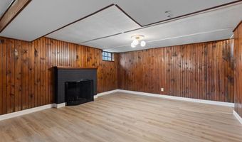 9938 Coventry Ln, Affton, MO 63123