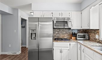 390 Willard Rd, Aurora, OH 44202