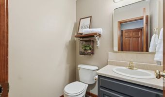 3919 County Rd 34, Auburn, IN 46706