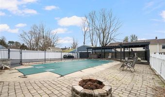 15 Park Ave, Burrillville, RI 02830