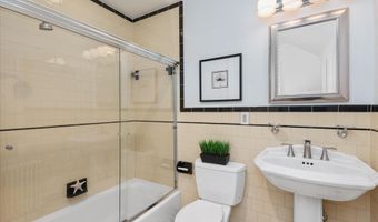 1503 N JEFFERSON St, Arlington, VA 22205