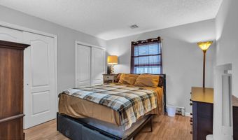7 Alton Ct, Toms River, NJ 08757