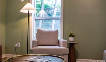 1 Pickwick Rd, Asheville, NC 28803
