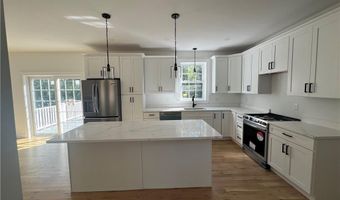 207 Shady Valley Rd, Coventry, RI 02816