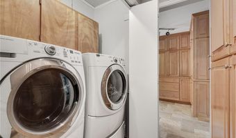 2821 Laurel Ridge Dr, Decatur, GA 30033