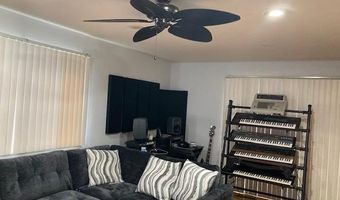 615 Broadway 11, Amityville, NY 11701