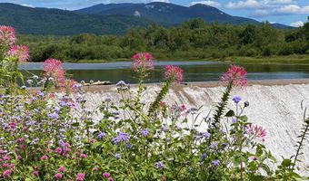 48 Meadow Ln, Campton, NH 03223