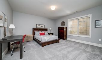 7505 MARBURY Rd, Bethesda, MD 20817