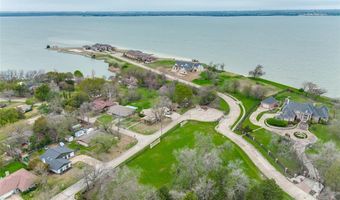 14 Peninsula Ct, Heath, TX 75032