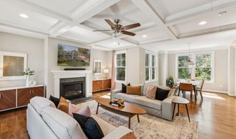 2354 N QUEBEC St, Arlington, VA 22207