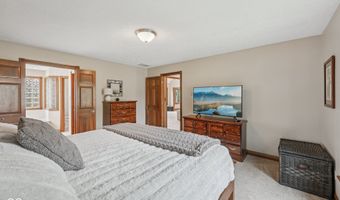 6983 White Oak Dr, Avon, IN 46123