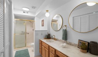 917 Claytonbrook Dr 3, Ballwin, MO 63011