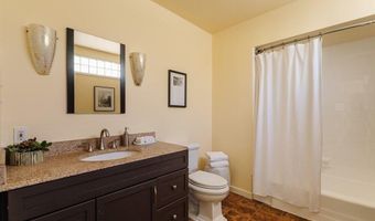2061 N Roosevelt Ave, Altadena, CA 91001