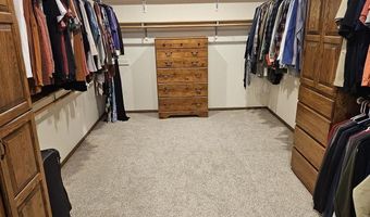 39081 Greenwood Ln, Aberdeen, SD 57401