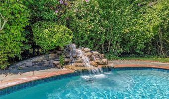 360 RUMSTICK Rd, Barrington, RI 02806