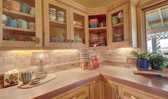 237 Sendero Horse Thief, Alpine, TX 79830