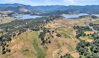 11597 Corp Ranch Rd, Ashland, OR 97520